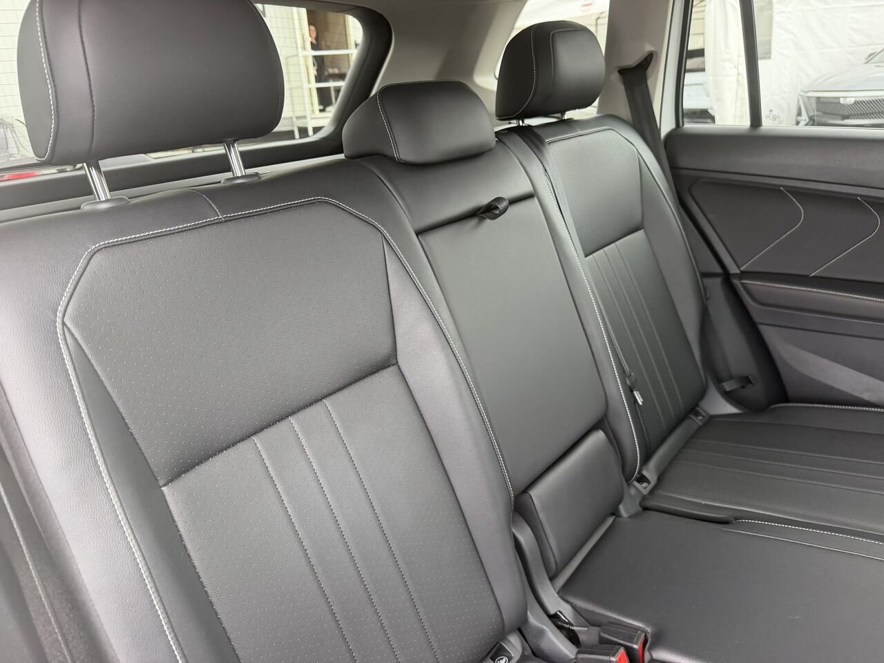 Volkswagen Tiguan Comfortline 4MOTION 2024 Blanc Laval - photo #15