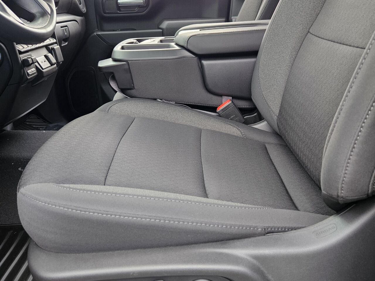 Chevrolet Silverado 2500HD Custom cabine multiplace 4RM 159 po 2026 NOIR Thetford Mines - photo #11