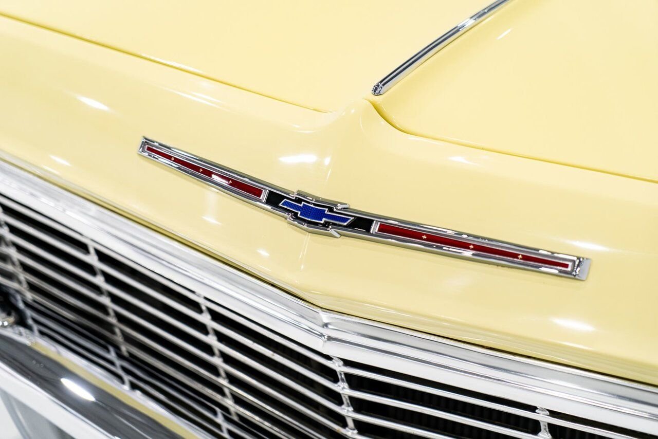 1965 Chevrolet Impala SS *PRIX EN USD* 396/325HP 4spd frame off restoration Yellow Montreal - photo #65