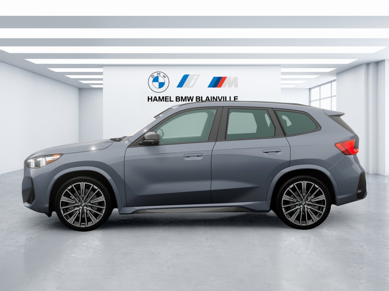 2026 BMW X1 xDrive28i Dune Grey Metallic Blainville - photo #3