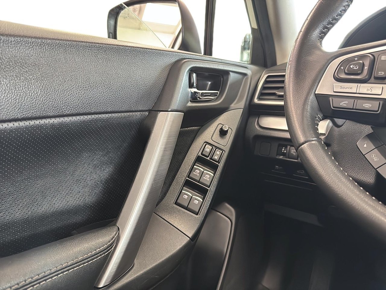 Subaru Forester 2017 Blanc Baie-Comeau - photo #11