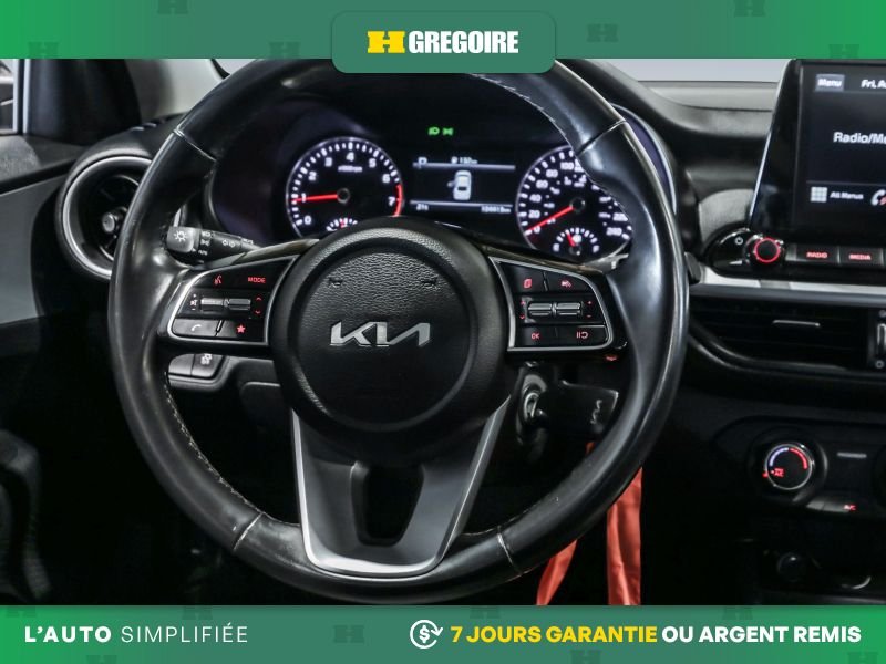 2022 Kia Forte Black Saint-Eustache - photo #17