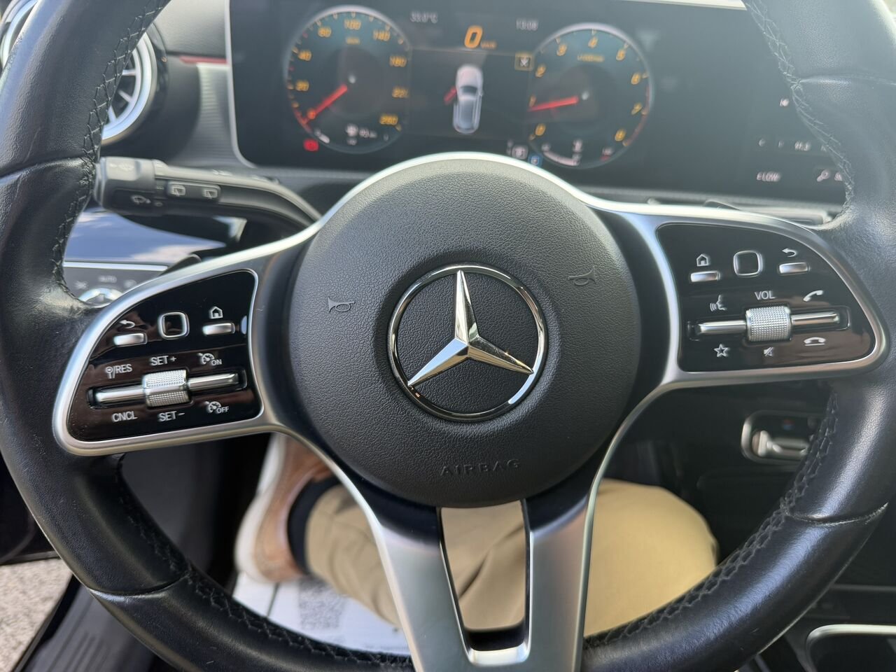 Mercedes-Benz Classe A A 250 à hayon 2019 Noir Laval - photo #25