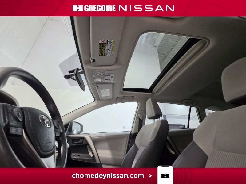 2013 Toyota Rav 4 White Laval - photo #22