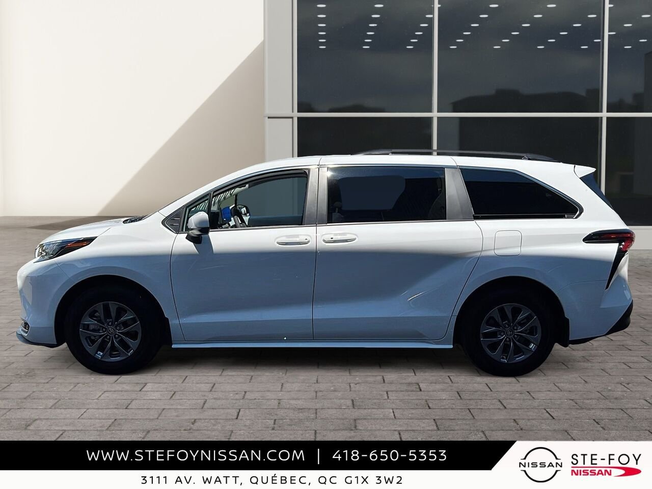 Toyota Sienna LE 8 PASSAGERS 2026 Blanc Ste-Foy - photo #4