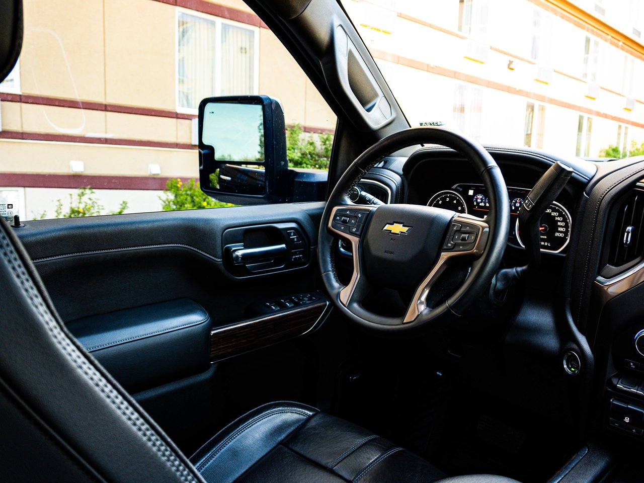 2023 Chevrolet Silverado 3500HD 4WD Crew Cab 159 High Country Black Sherwood Park - photo #33