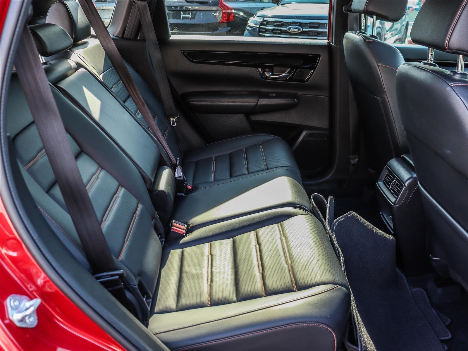 Honda CR-V hybride Touring 2023 Red Ottawa & Gatineau - photo #17