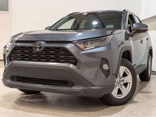 Toyota RAV4 AWD XLE 2019 Gris