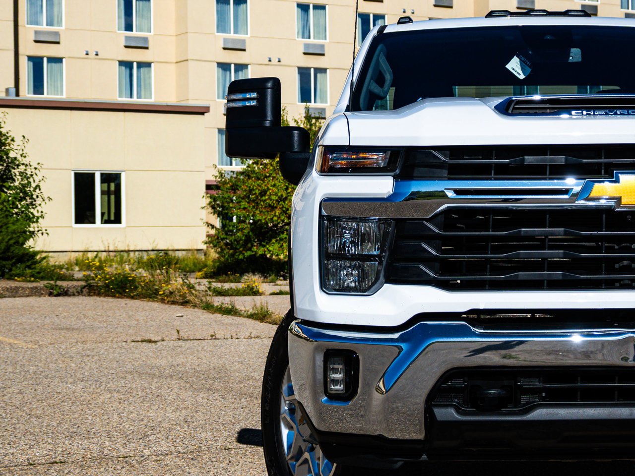 2024 Chevrolet Silverado 2500HD 4WD Crew Cab 159 LT White Sherwood Park - photo #3