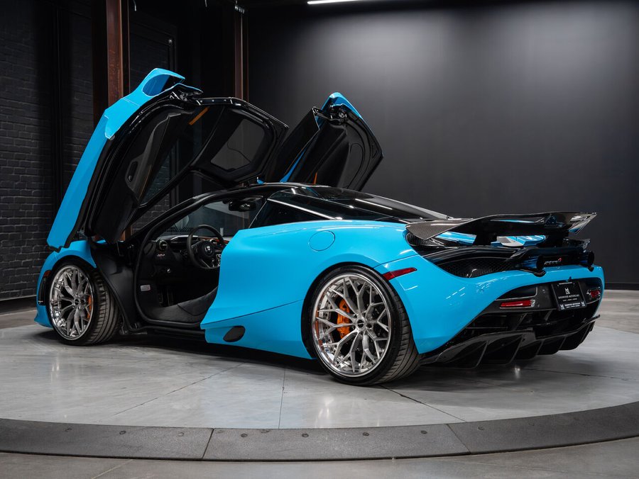 2018 McLaren 720S 2018 Blue