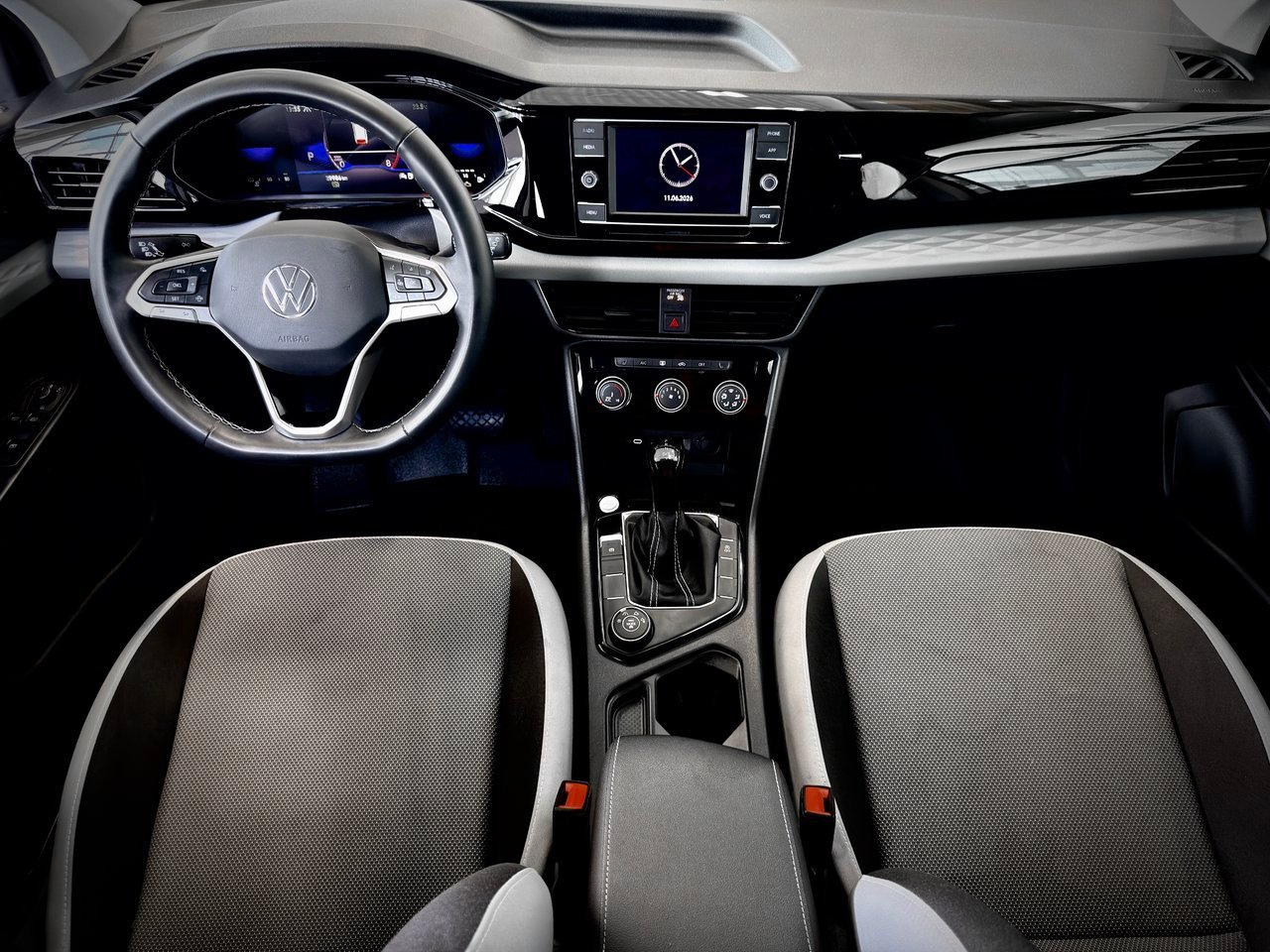 2024 Volkswagen Taos White Notre-Dame-des-Prairies - photo #20