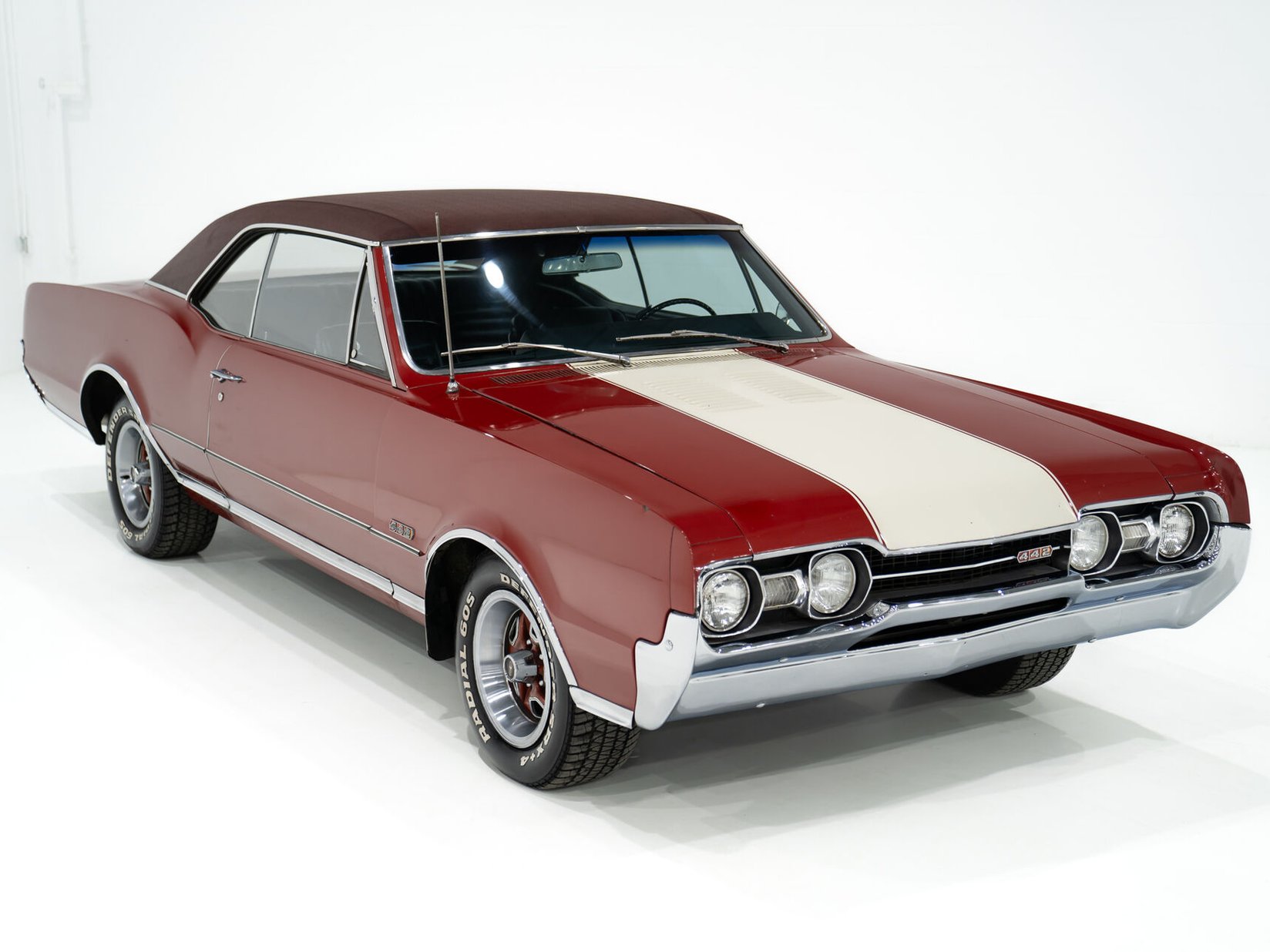 Oldsmobile Cutlass 442 *PRIX EN USD* Numéros entièrement Matching Non restaurée Repeinte une seule fois 1967 Rouge Montréal - photo #30