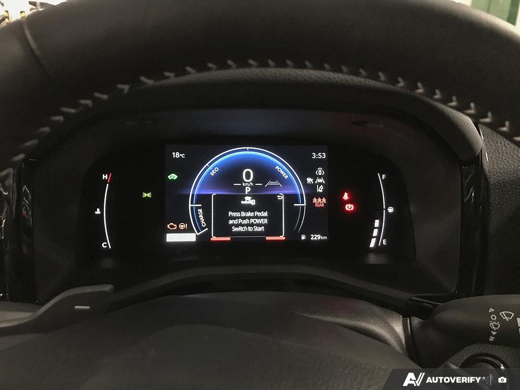 2025 Toyota Camry 2501988A | SE Upgrade White Edmonton - photo #14