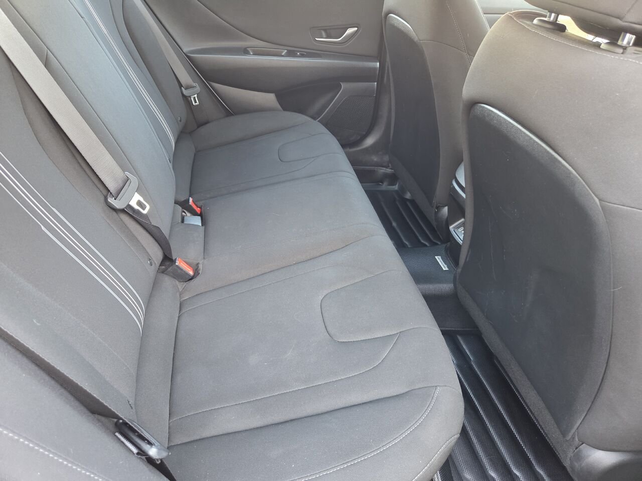 2024 Hyundai Elantra White Mont-Laurier - photo #11