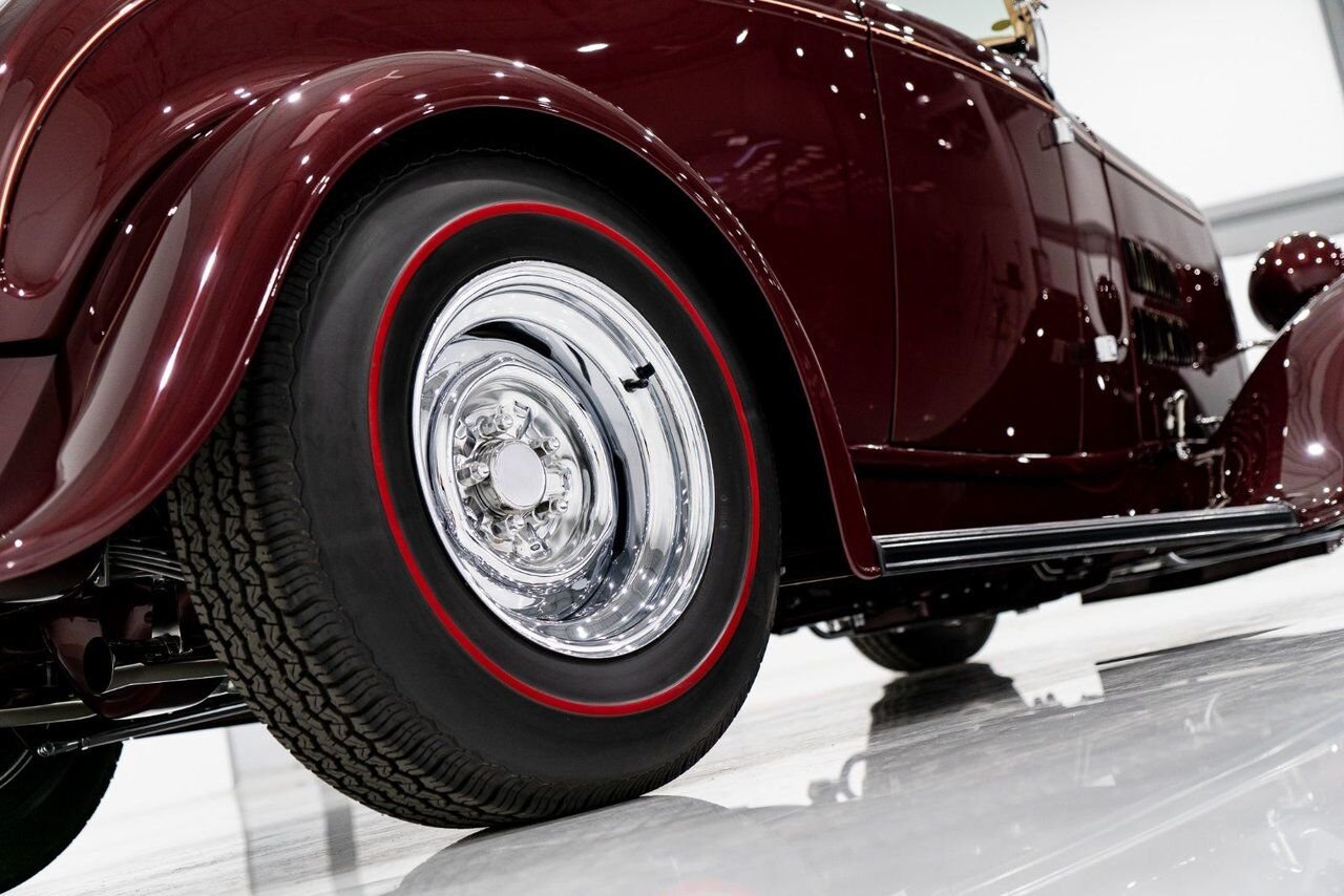 1932 Ford Highboy Lobeck creation spectacular presentation **PRICE IN USD** Red Montreal - photo #6