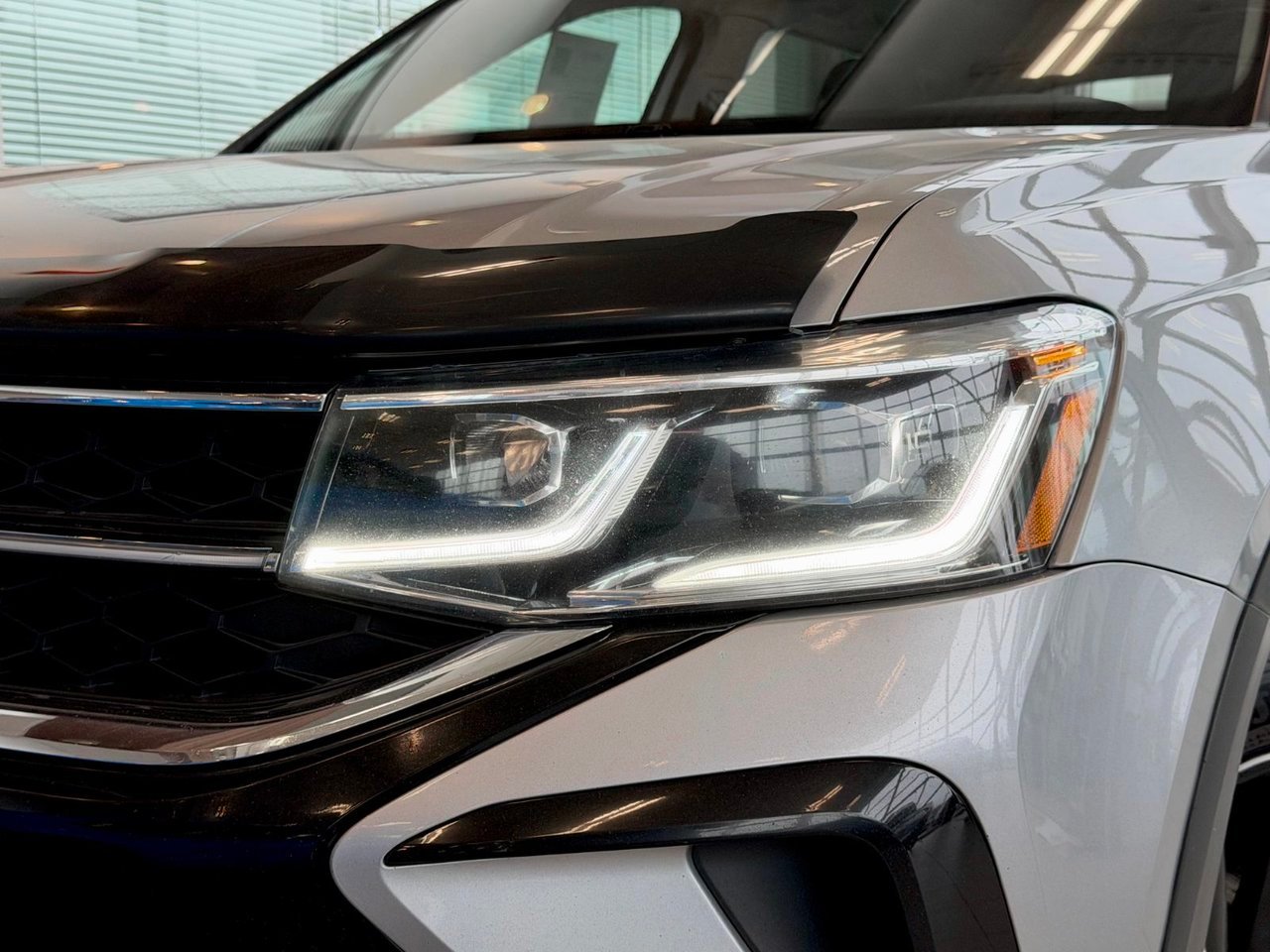 2023 Volkswagen Taos Silver Notre-Dame-des-Prairies - photo #18
