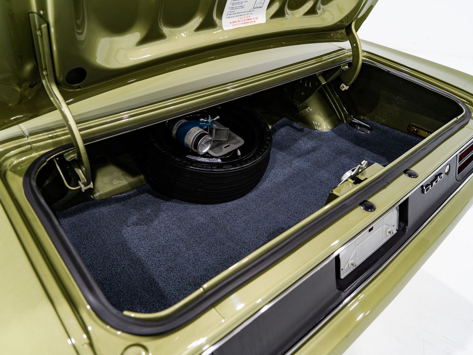 Plymouth HEMI Cuda 1 de 3 Exemplaires Utilisés par la Division Course de Chrysler France **PRIX EN USD** 1970 Vert Montréal - photo #85