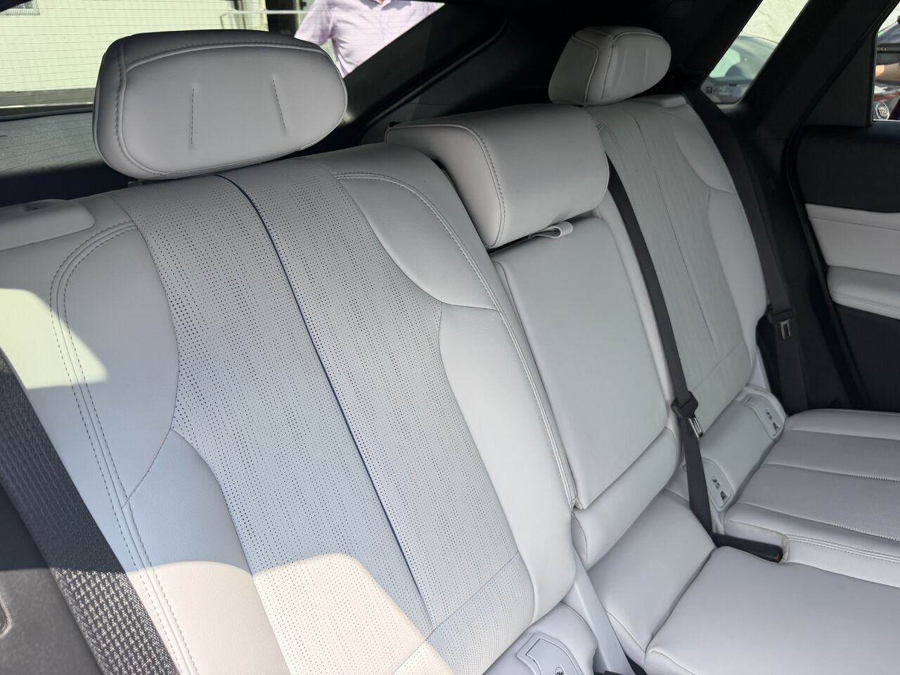 2024 Cadillac LYRIQ LUXURY AWD FINANCEMENT À PARTIR DE 0.99% Silver Laval - photo #15