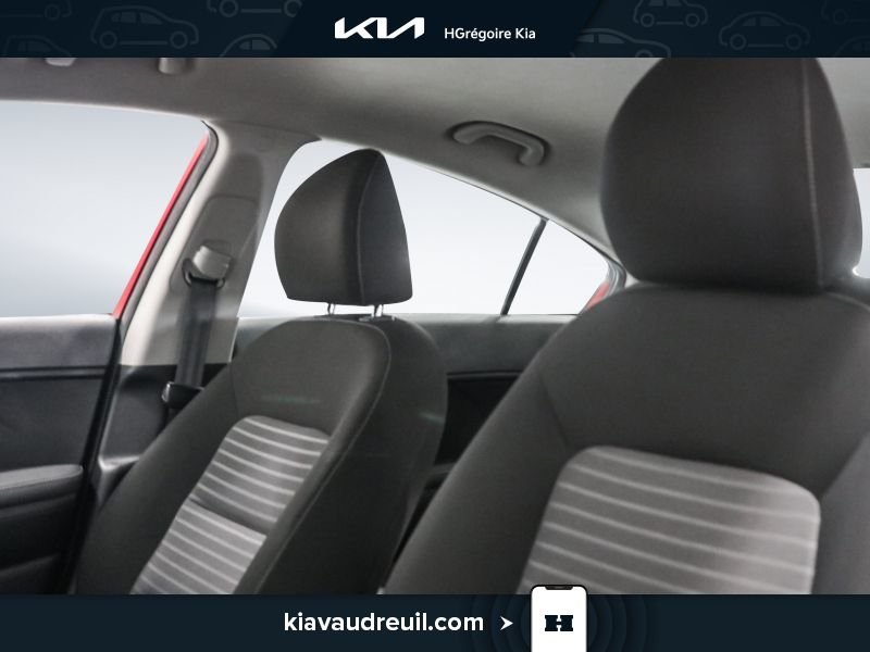2017 Kia Forte Red Blainville - photo #9