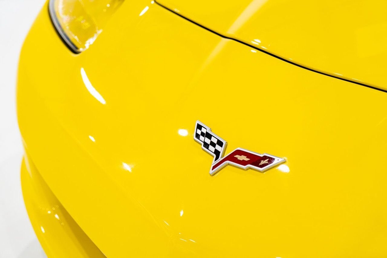 2008 Chevrolet Corvette PRIX EN USD | With Only 900km (563mi) From New With Window Sticker Yellow Montreal - photo #36