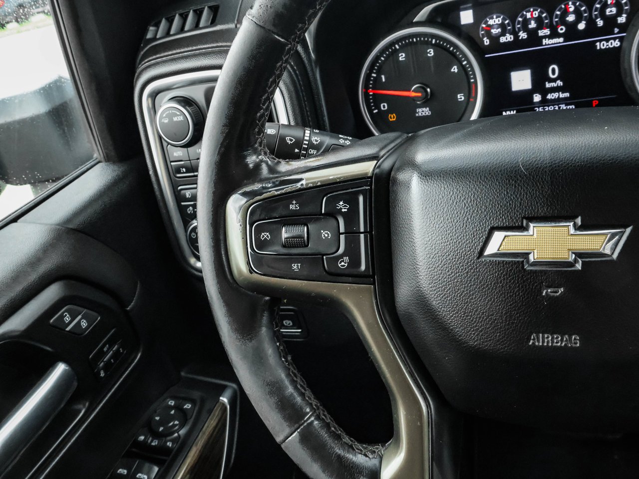 2021 Chevrolet Silverado 3500HD 4WD Crew Cab 172 High Country White Sherwood Park - photo #21