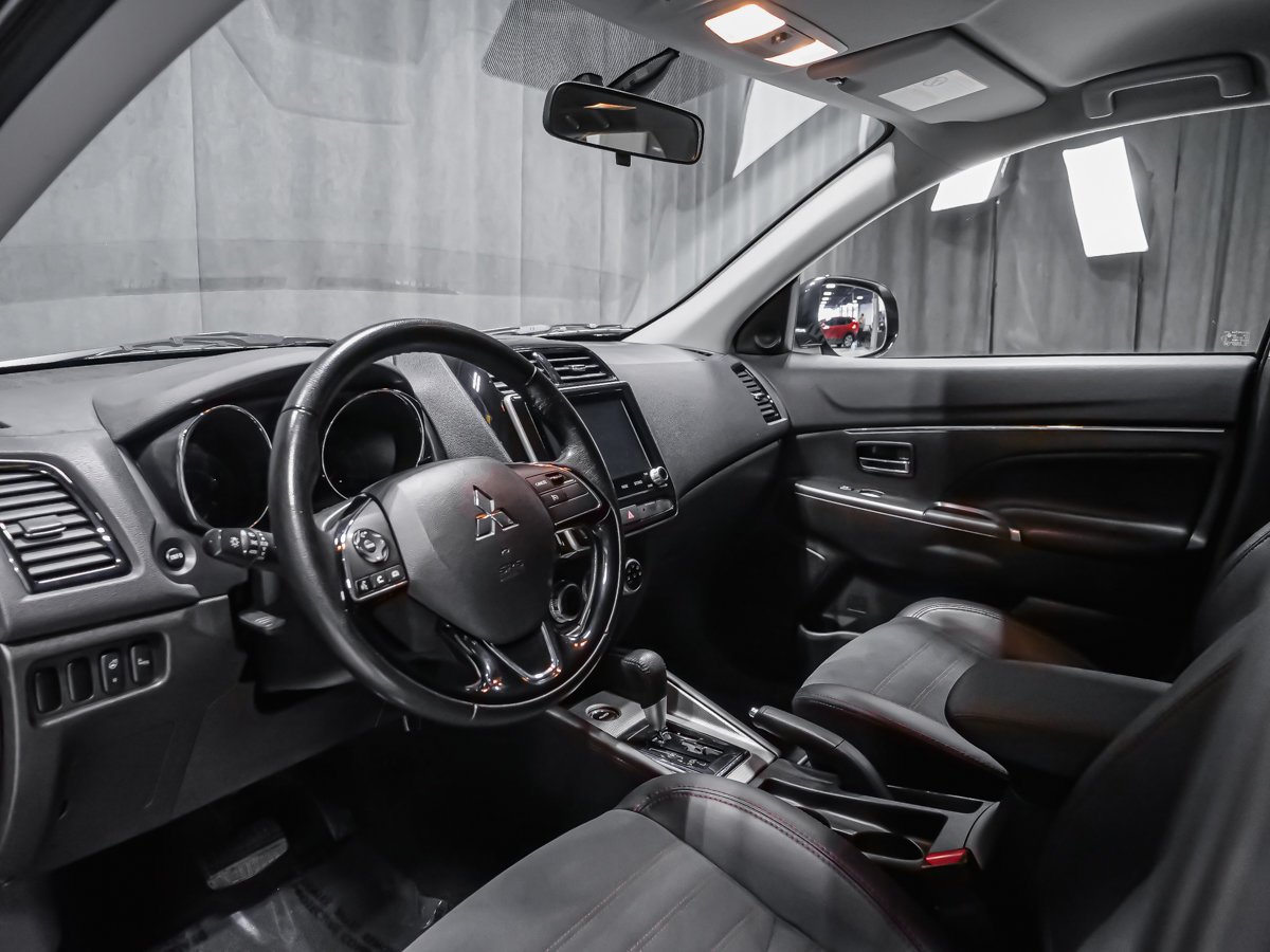 2024 Mitsubishi RVR SE Black Montreal - photo #5