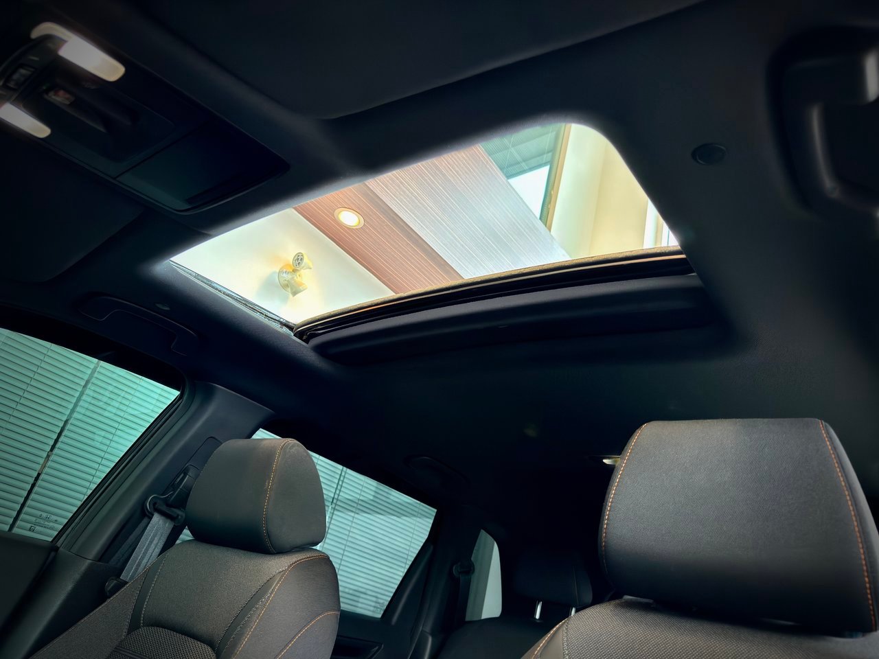 2026 Honda CR-V Hybrid Black Notre-Dame-des-Prairies - photo #14
