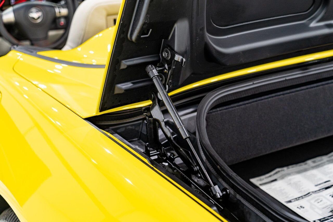 2008 Chevrolet Corvette PRIX EN USD | With Only 900km (563mi) From New With Window Sticker Yellow Montreal - photo #50