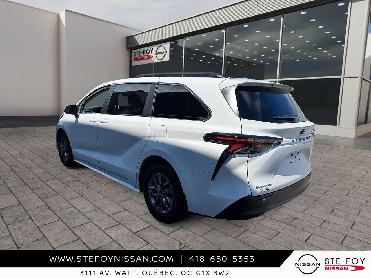 Toyota Sienna LE 8 PASSAGERS 2026 Blanc Ste-Foy - photo #3