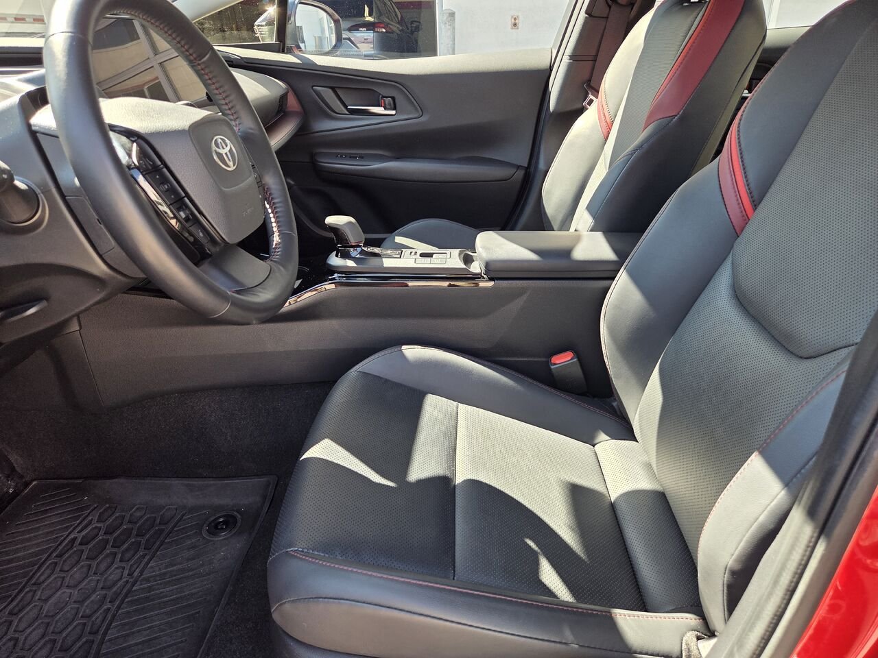 2024 Toyota PRIUS PRIME Red Mont-Laurier - photo #13