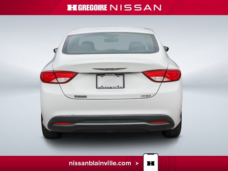 Chrysler 200 2015 Blanc Blainville - photo #5