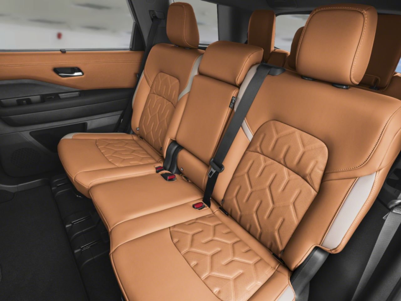 2026 NISSAN Pathfinder Everest While Pearl Tricoat/Super Black Matane - photo #8