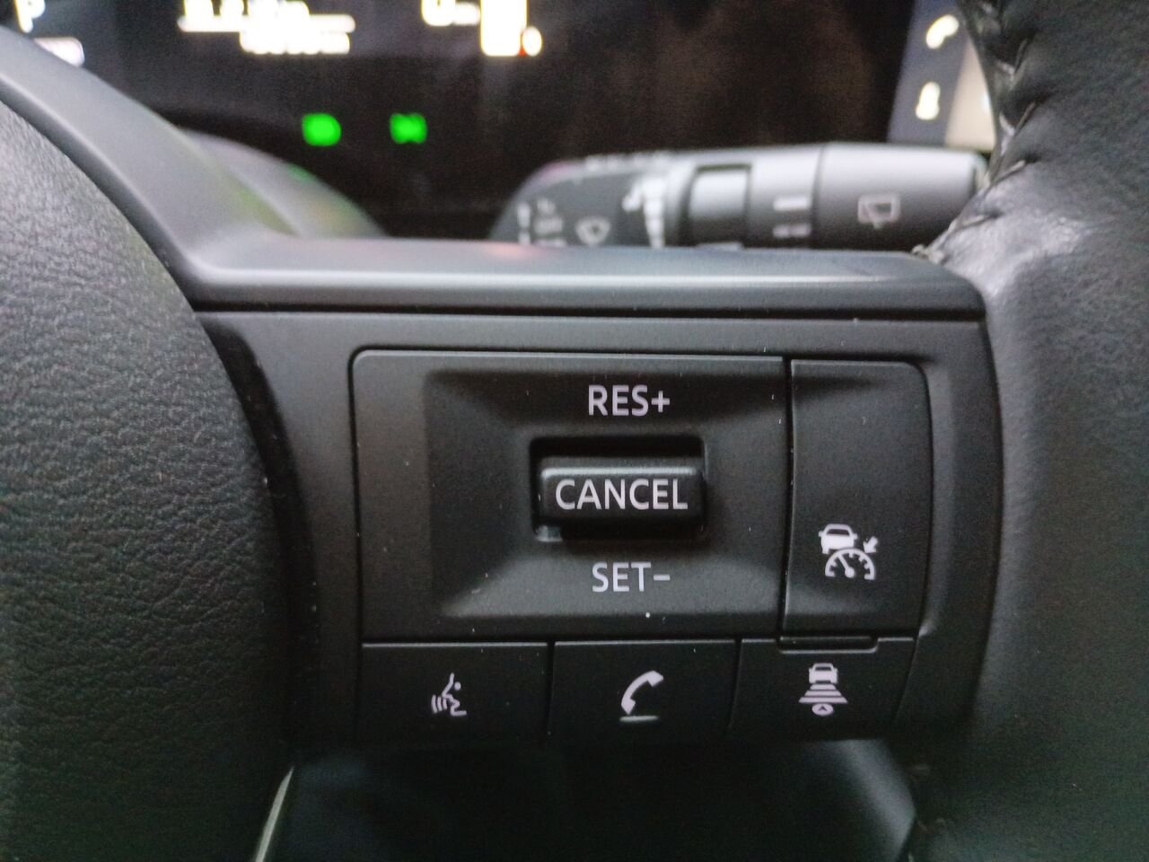 Nissan Kicks 2025 Gris Blainville - photo #22