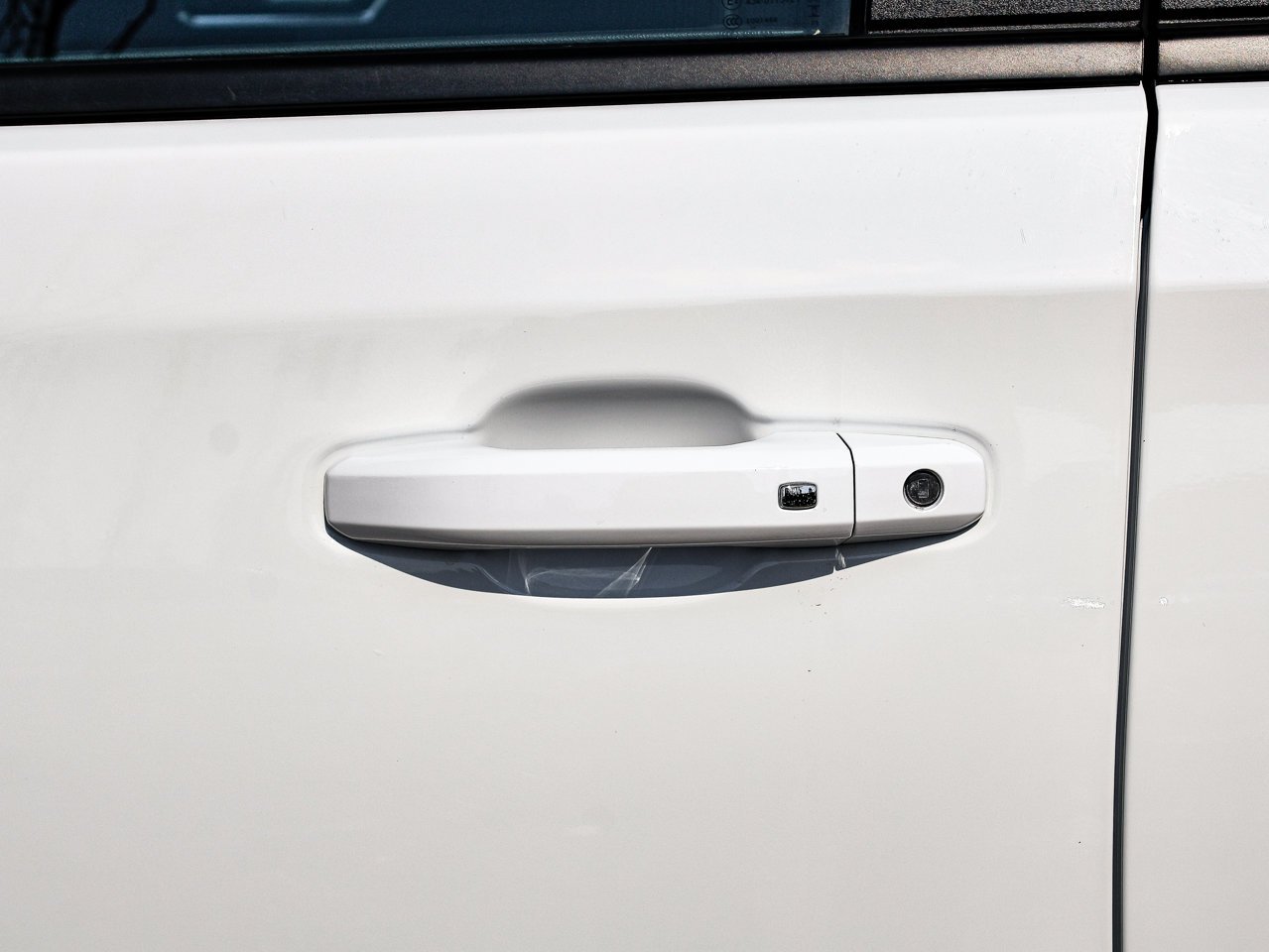 2025 Chevrolet Silverado 1500 4WD Crew Cab 147 LT White Sherwood Park - photo #7