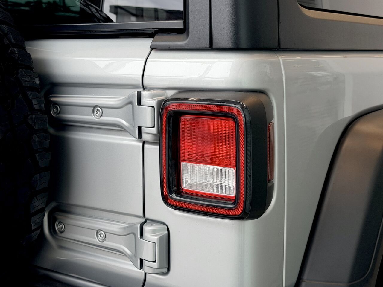 Jeep Wrangler 2022 Argent Notre-Dame-des-Prairies - photo #10