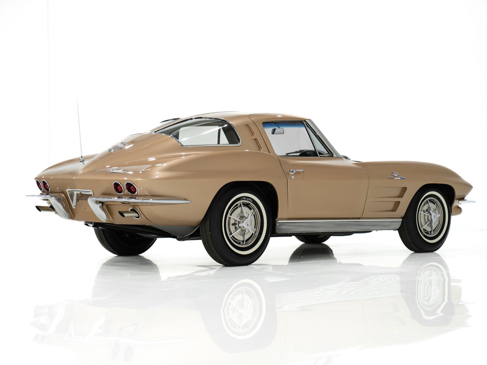 Chevrolet Corvette Fuel Injection Moteur Matching 327 à injection développant 360 chevaux | PRICE IN USD 1963 Beige Montréal - photo #7