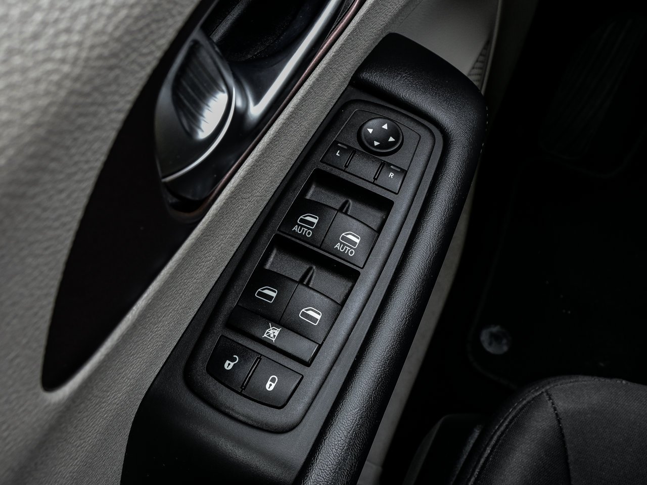 2023 Chrysler Grand Caravan SXT 2WD Grey Sherwood Park - photo #17