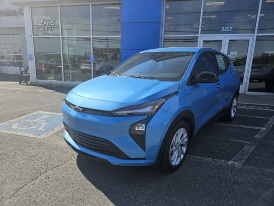 Chevrolet Bolt 2027 2027 Bleu marina métallisé