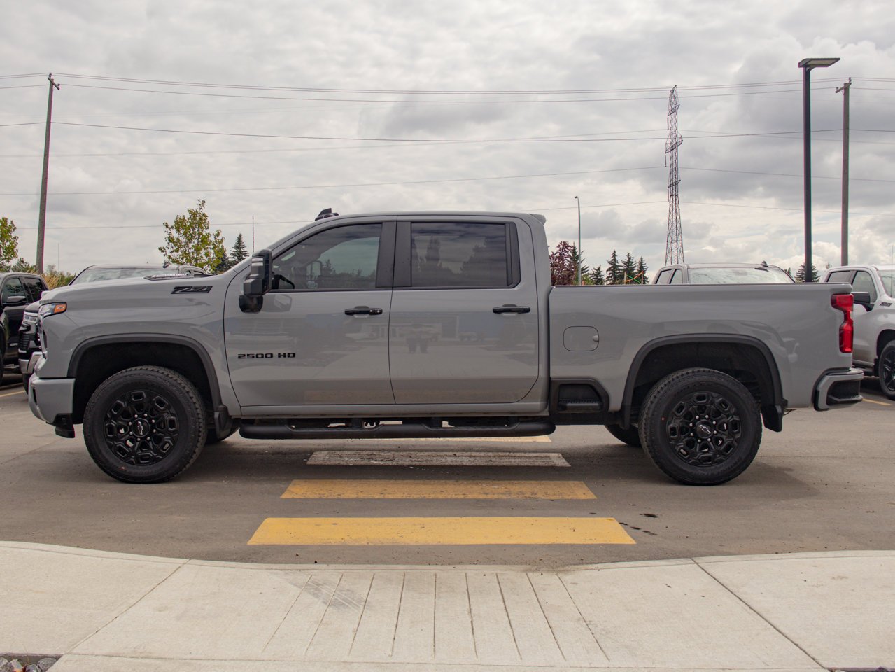 2024 Chevrolet Silverado 2500HD 4WD Crew Cab 159 LT Grey Sherwood Park - photo #6