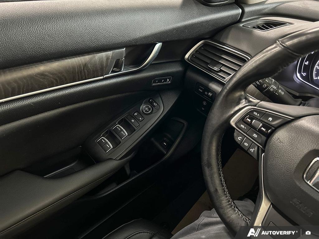 2019 Honda Accord Sedan 2600116B | EX-L White Edmonton - photo #16