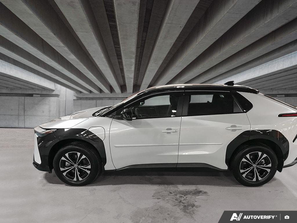 2025 Toyota bZ4X S2501170 | XLE Wind Chill Pearl with Black Roof Edmonton - photo #2