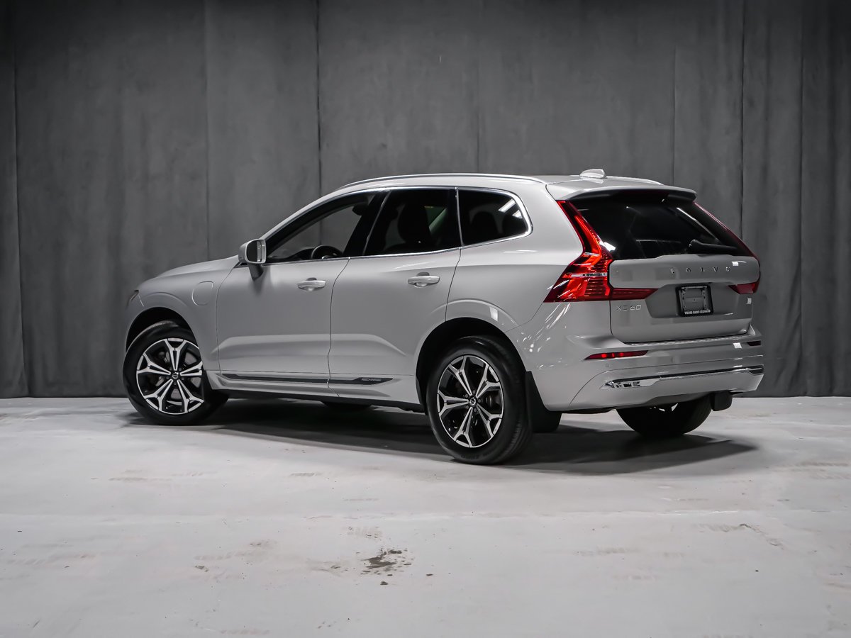 Volvo XC60 Recharge T8 INSCRIPTION EXPRESSION CLIMATE PREMIUM 2022 Argent Montréal - photo #3