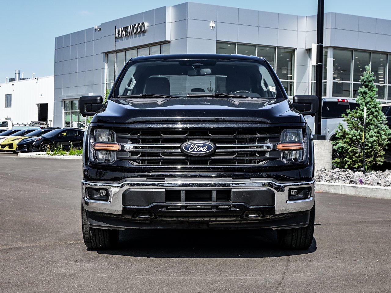 2024 Ford F-150 XLT 4WD SuperCrew 5.5' Box Black Sherwood Park - photo #2