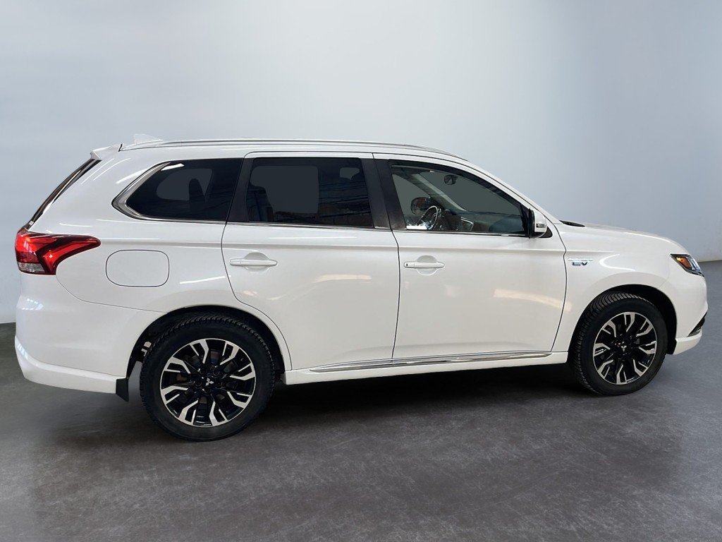 2018 Mitsubishi Outlander Plug-In Hybrid White Amos - photo #7