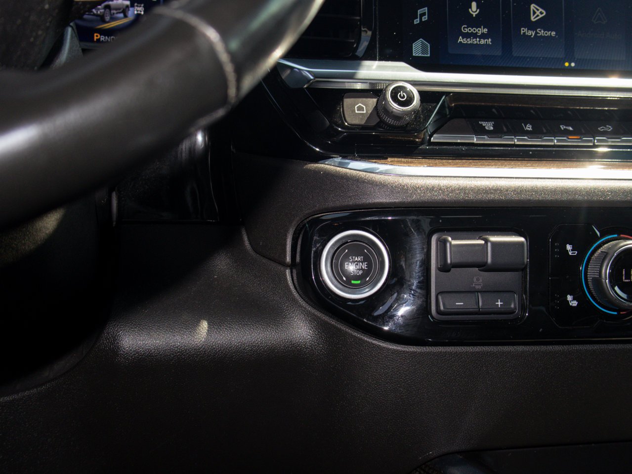 2024 Chevrolet Silverado 2500HD 4WD Crew Cab 159 LT Black Sherwood Park - photo #25