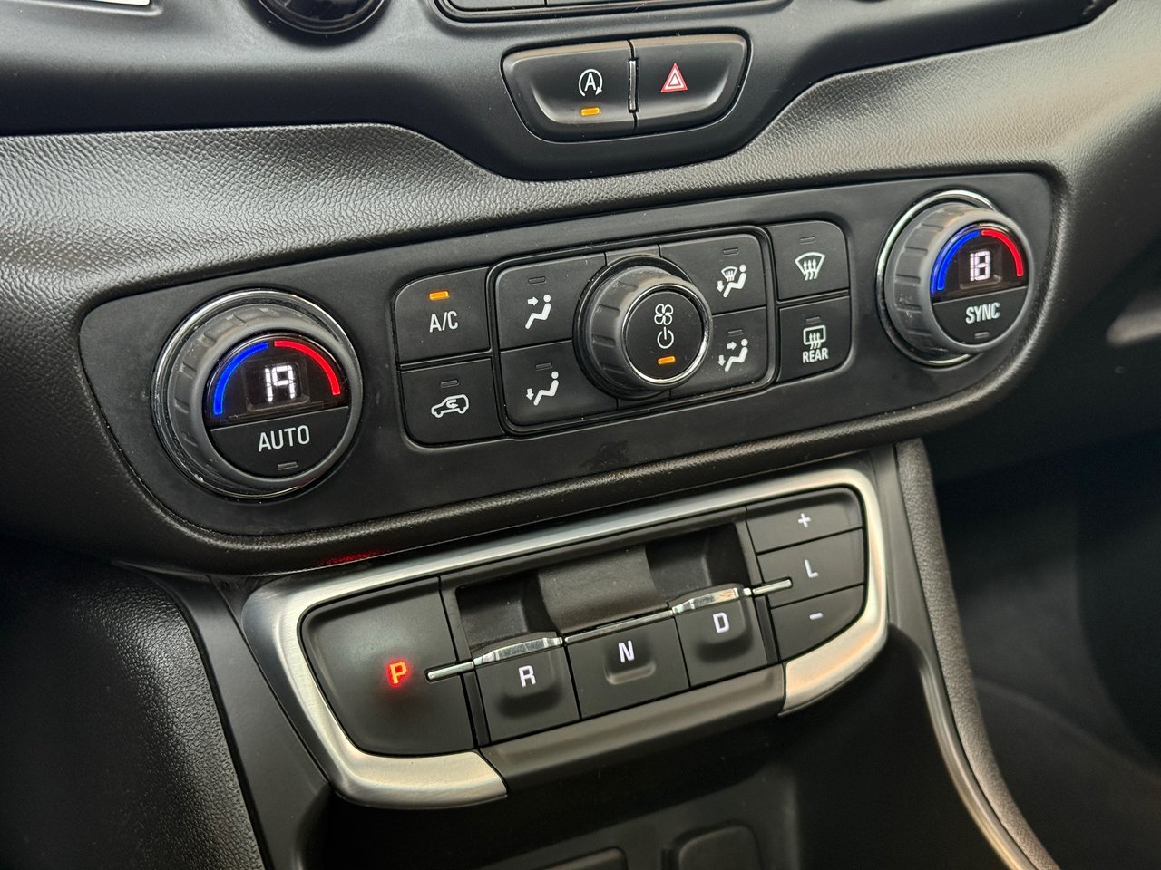 GMC Terrain 2022 Bleu Notre-Dame-des-Prairies - photo #28