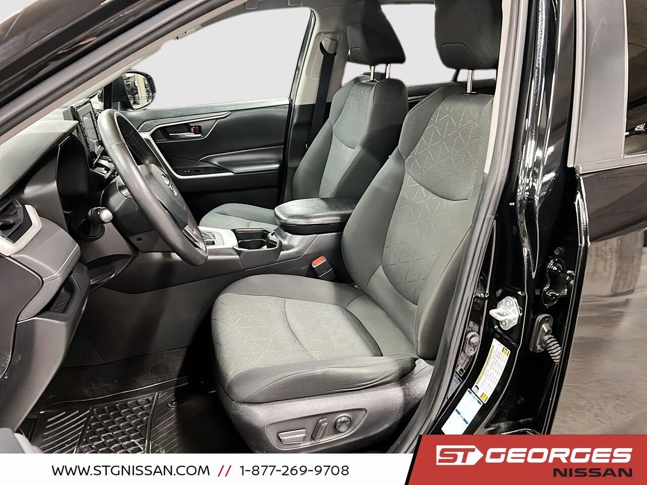 2021 Toyota RAV4 Black Saint-Georges - photo #8