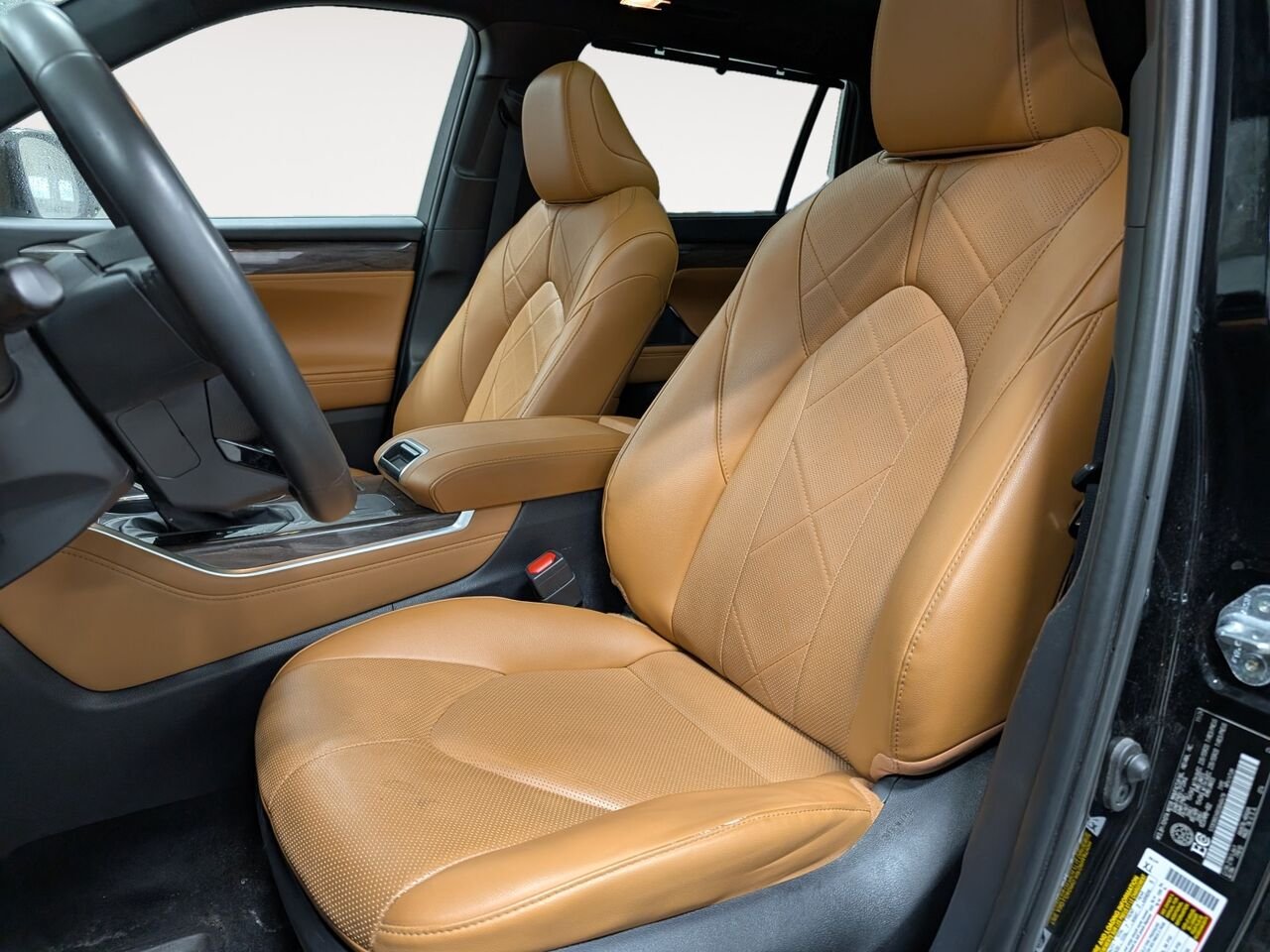 2025 Toyota Highlander Hybrid 5TDEBRCH9SS646479 Midnight Black Metallic Sherbrooke - photo #9