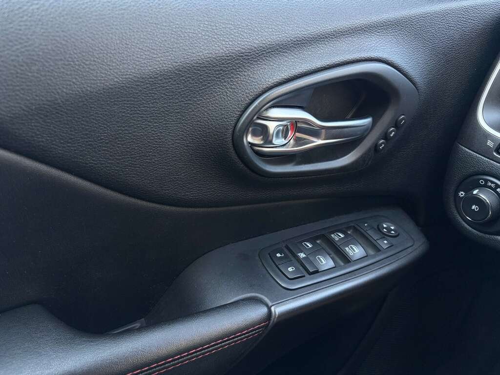 2020 Jeep Cherokee Trailhawk Elite 4x4 White Gatineau - photo #7