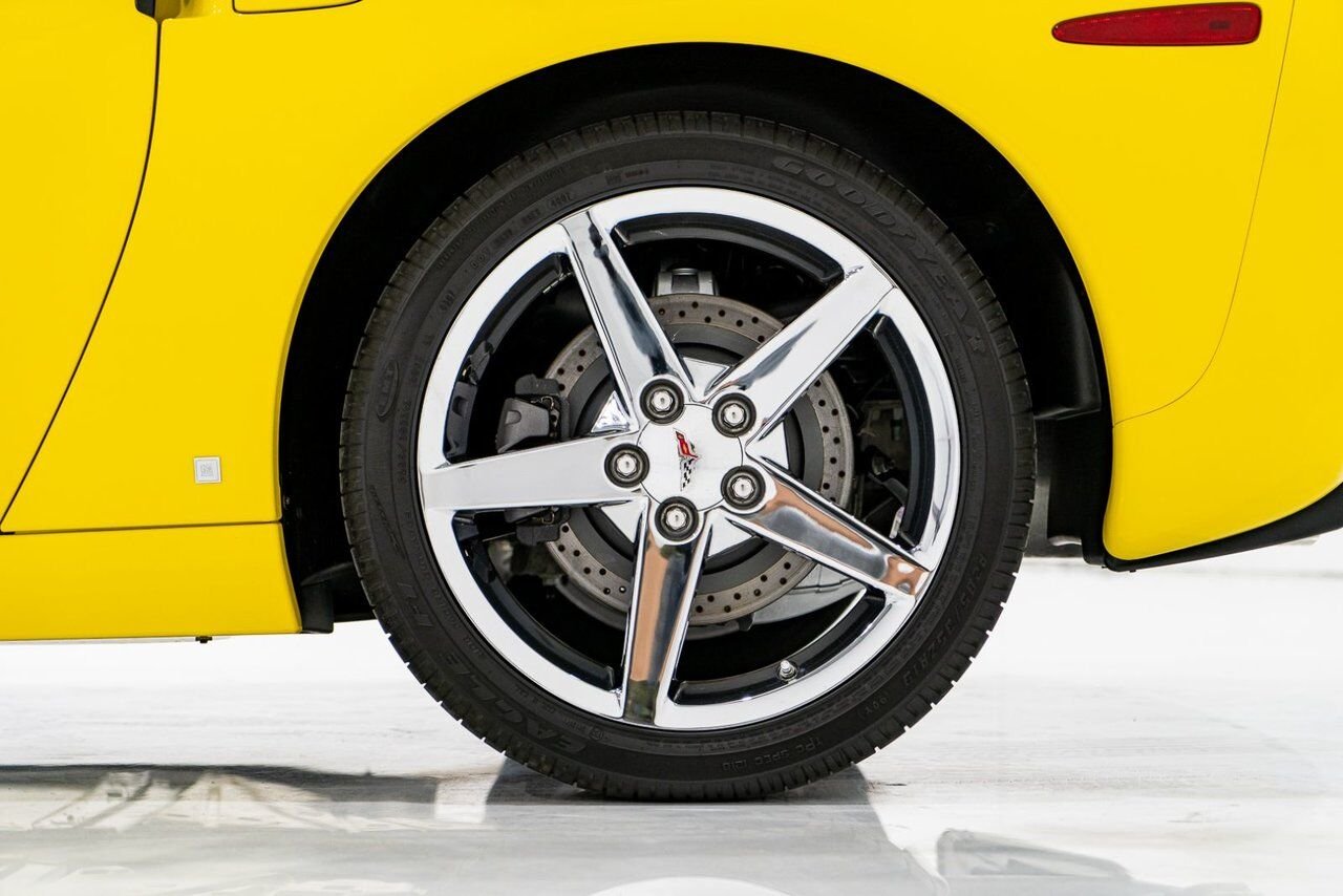 2008 Chevrolet Corvette PRIX EN USD | With Only 900km (563mi) From New With Window Sticker Yellow Montreal - photo #44